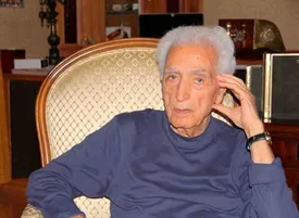 پیکر اسلامی ندوشن از کانادا به ایران می آید