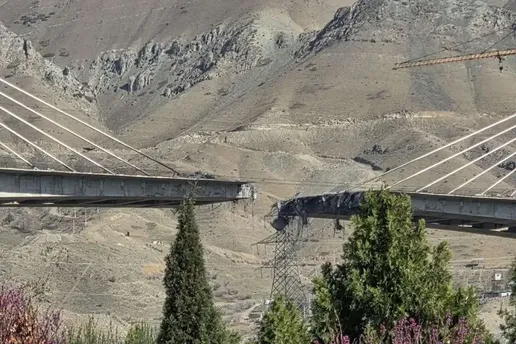 ۶۰ درصد پل B۱ کرج دچار آسیب شده است