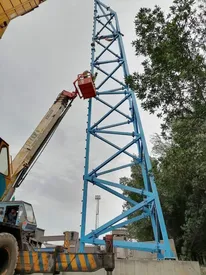 نصب اولین پایه پروژه بی نظیر دیوار توری در هفته محیط زیست در شرکت فولاد خوزستان