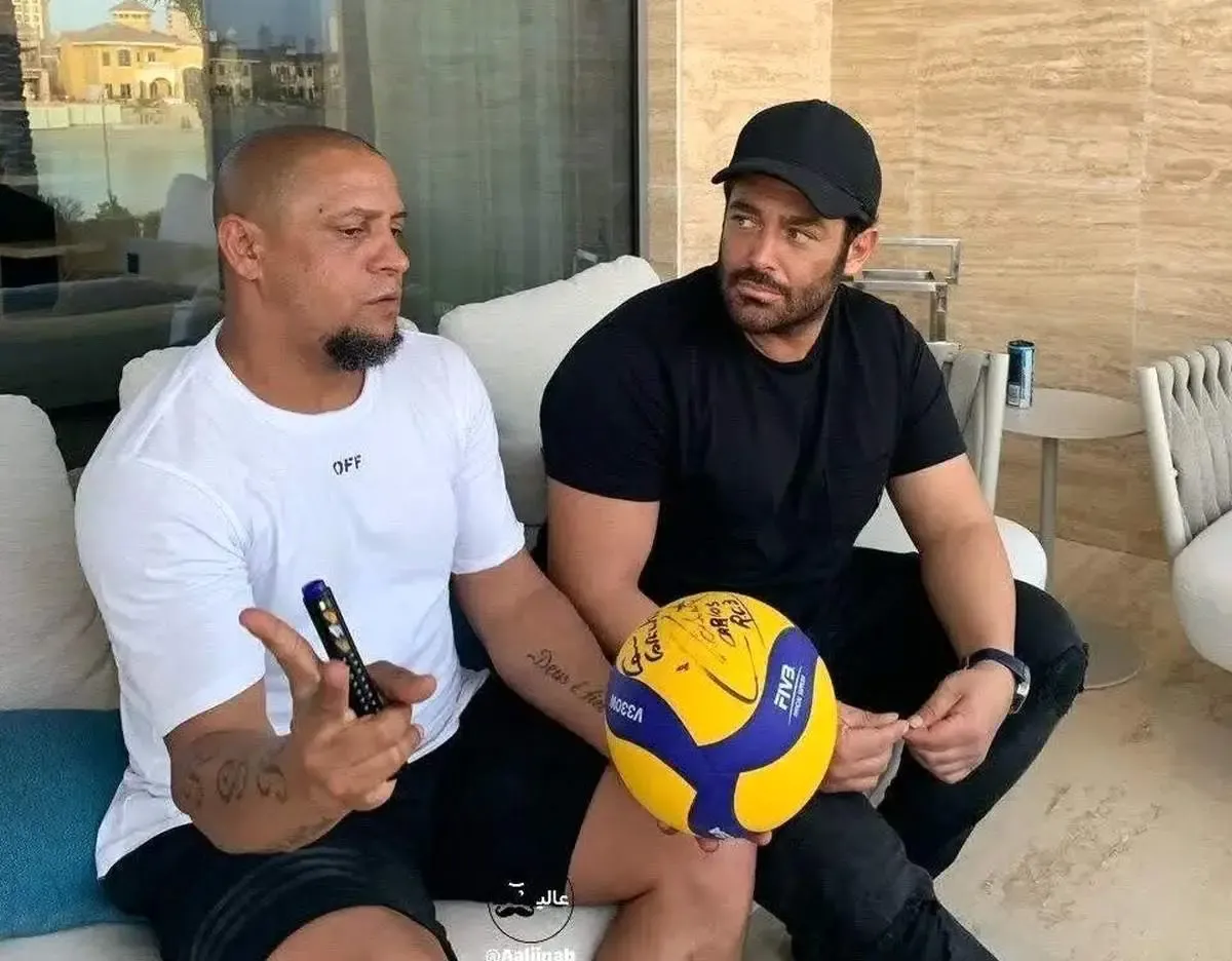 استوری بمب محمدرضا گلزار کنار روبرتو کارلوس/ عکس