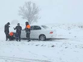 جاده ها برفی و لغزنده/ هشدار بارش برف یک متری در این منطقه
