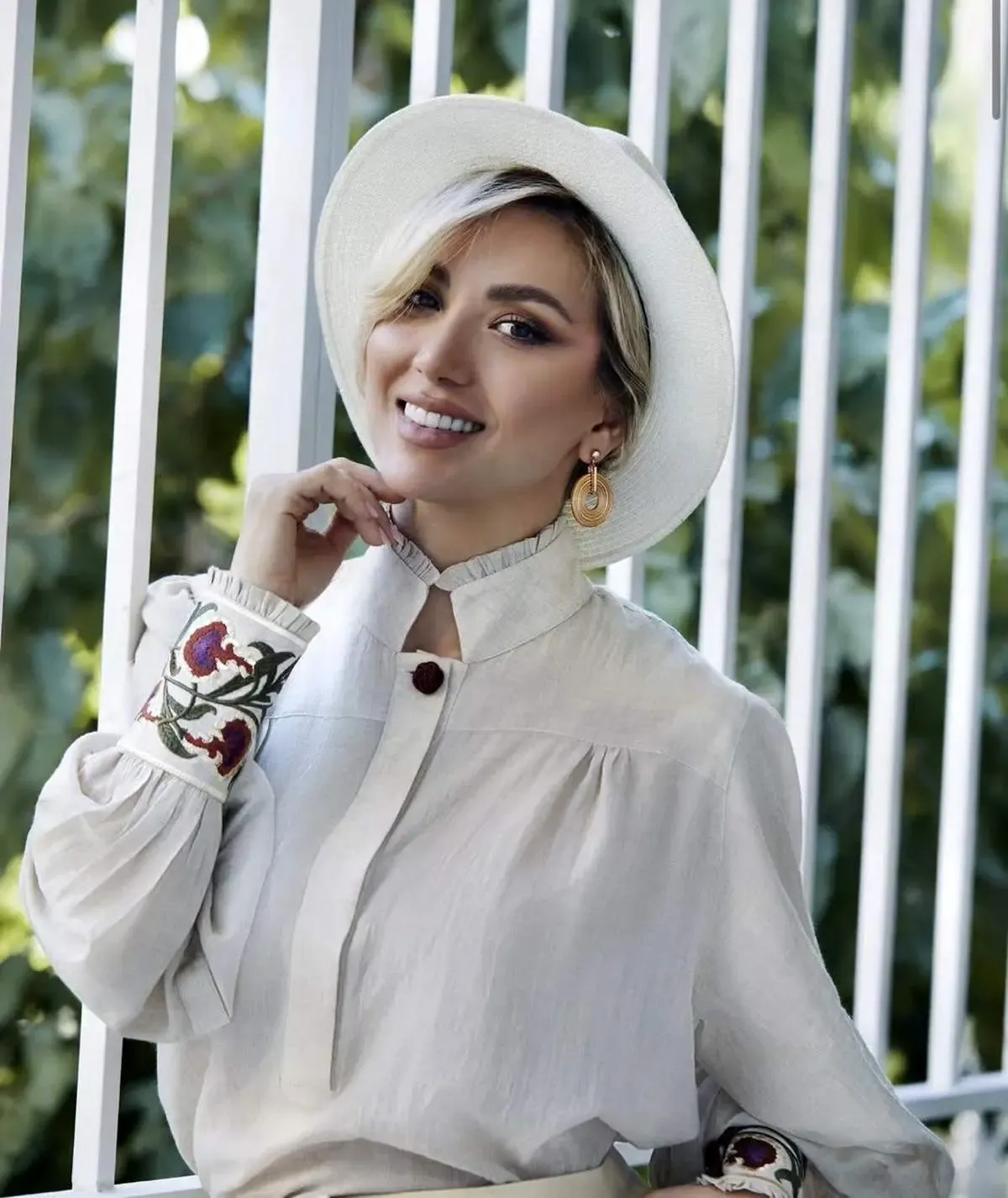 سنگ تمام مینا مختاری در جشن کافه بهرام رادان/ تصاویر