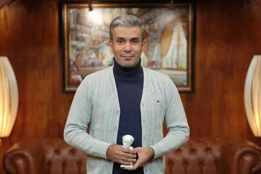 آریا عظیمی‌نژاد: لطفا به من جایزه ندهید!