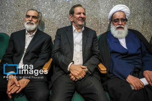 حسین فریدون با شکل و شمایل جدید در یک مراسم/ تصاویر