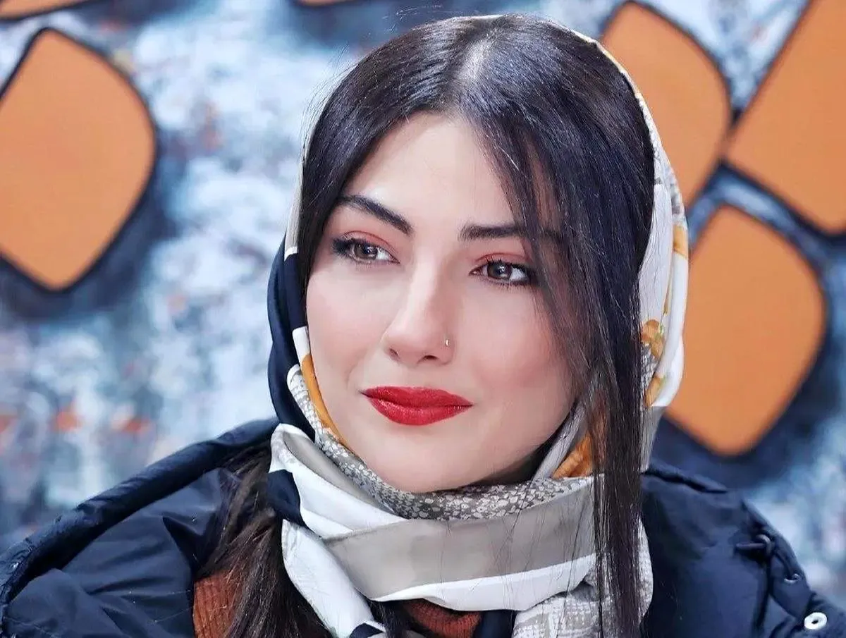 تیپ لاکچری «سوسن پایتخت» با گردنبندهای خاص خبرساز شد/ عکس