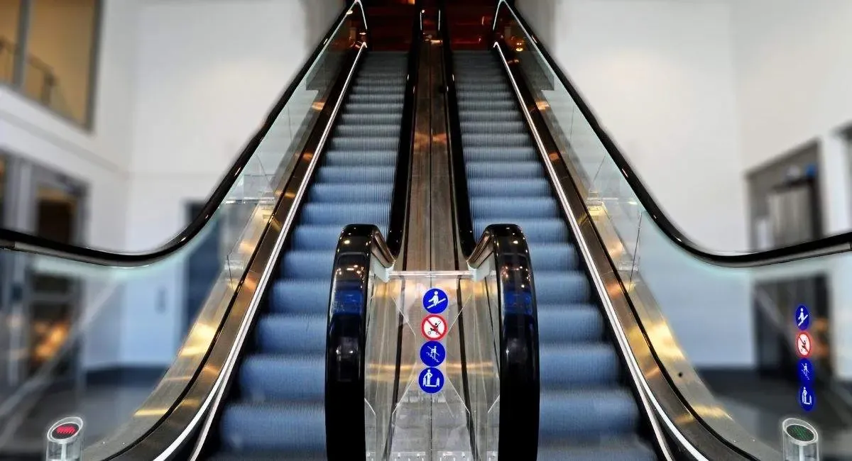 داستان پله برقی‌های خراب