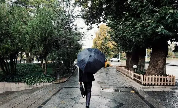 رگبار و رعدوبرق در ۱۶ استان/ افزایش ۶ تا ۱۱ درجه‌ای دما در نیمه شمالی کشور