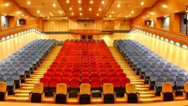 پلمپ یک سینما به دلیل پوشش دو مخاطب!| مدیر سینما ماندانا:چرا باید یک سینما باسابقه خوب را ناگهان پلمپ کنند؟