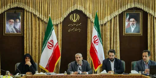 مطالبه از جامعه؛ پاسخگویی از دولت