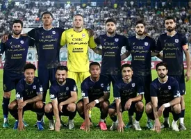 چادرملو  پوستر جنجالی را برای دیدار با استقلال حذف کرد/ عکس