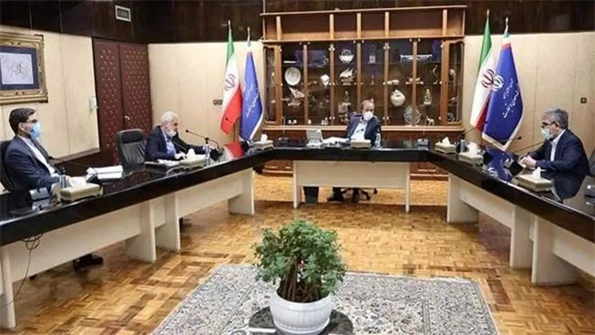 تاکید وزیر صمت بر تلاش حداکثری برای تحقق شعار سال در صنعت خودرو/ الزام خودروسازان به افزایش تولید و ارتقای کیفی محصولات/ بازدید وزیر صمت از سایپا شاهین