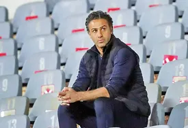 تیم‌های گل‌گهر سیرجان و تراکتور در پی شکستن رکورد فرهاد مجیدی