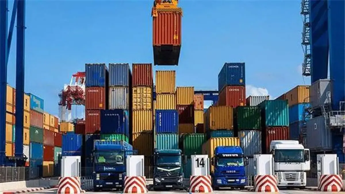 سونامی کالای اساسی در گمرک/ چه کسی دستور رئیس‌جمهور را پس زد؟