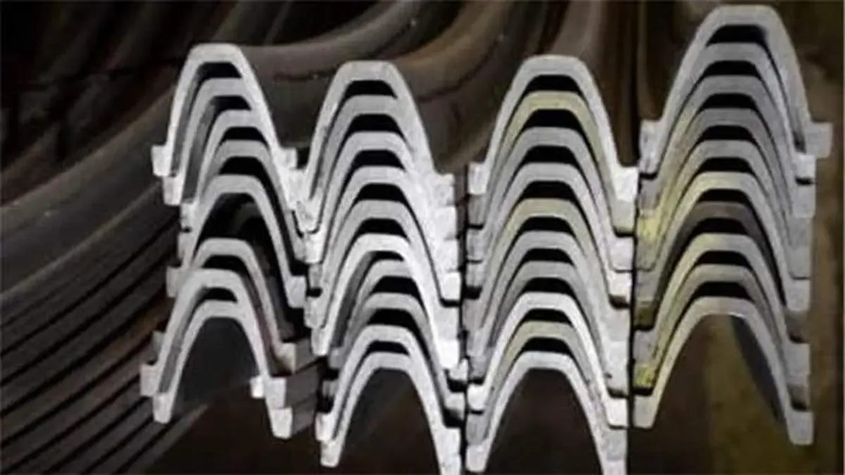 ذوب آهن اصفهان اولین محموله آرک معدن خود را به خارج از کشور صادر کرد