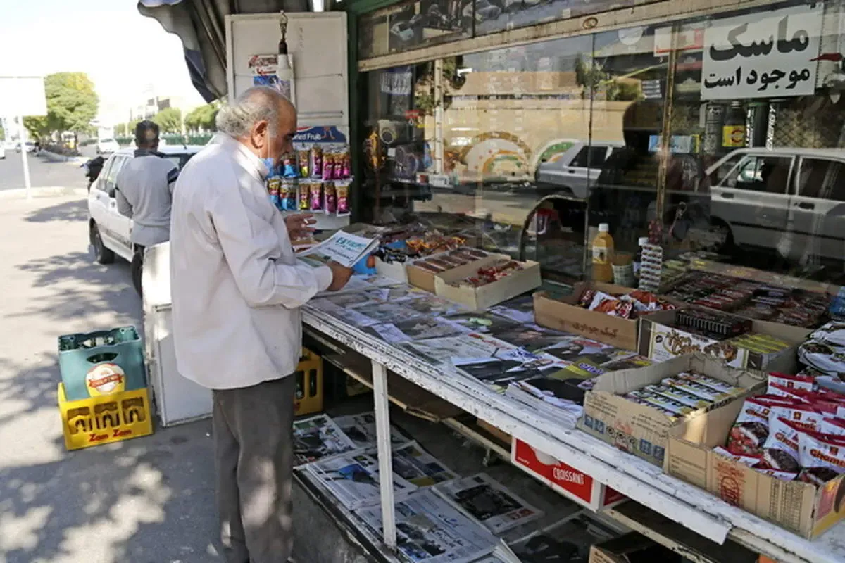 گلایه کیهان از انتشار آگهی‌های همراه اول در روزنامه‌های اصلاح طلب