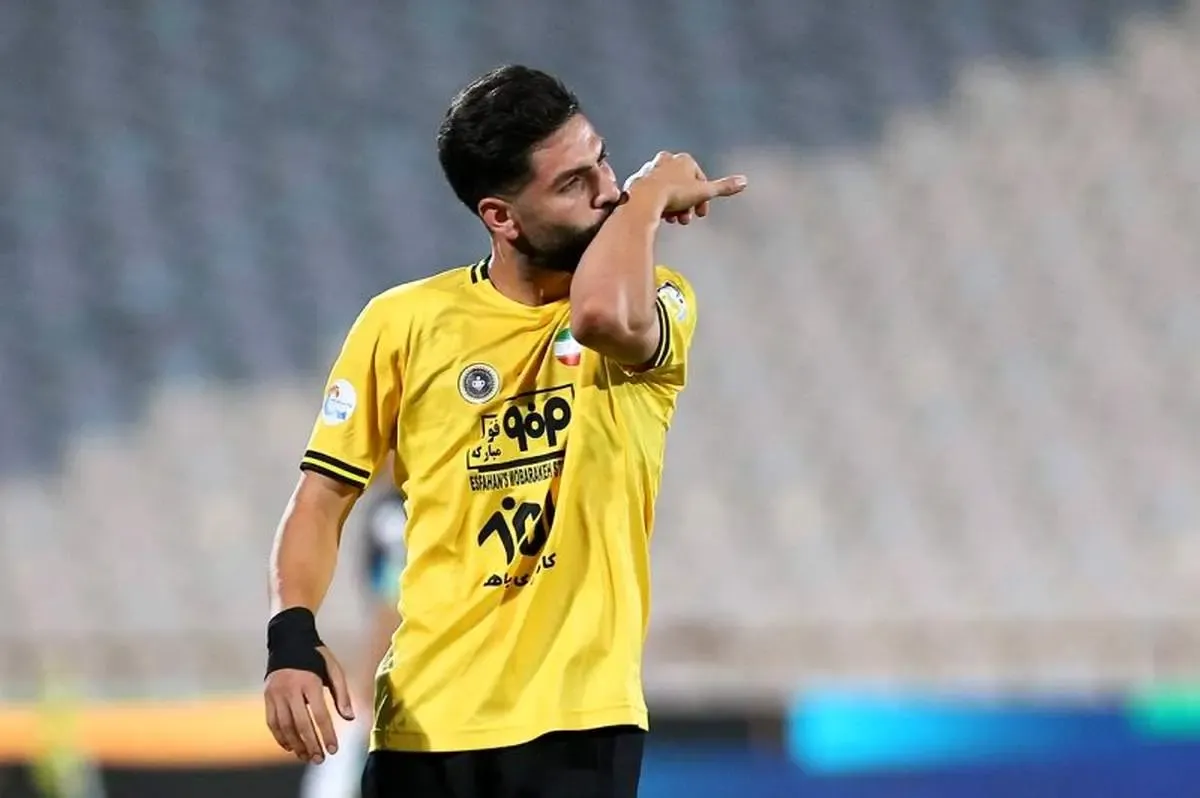 ببینید | لحظه پیوستن یاسین سلمانی به باشگاه پرسپولیس