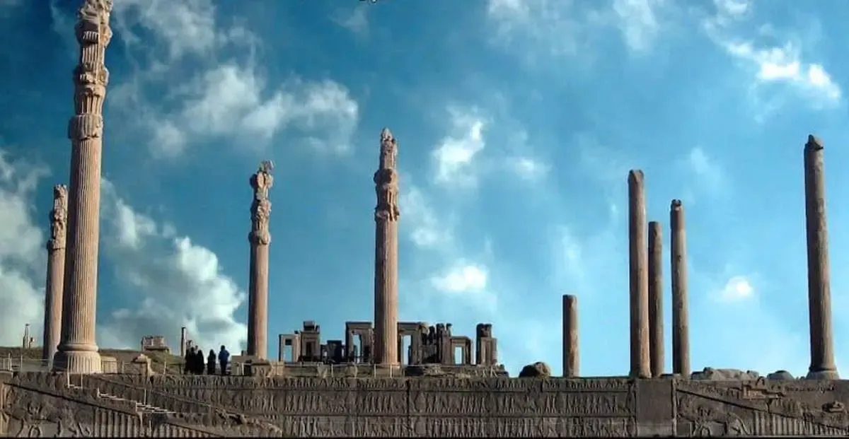 کنسرت قربانی با تخت جمشید چه می‌کند؟