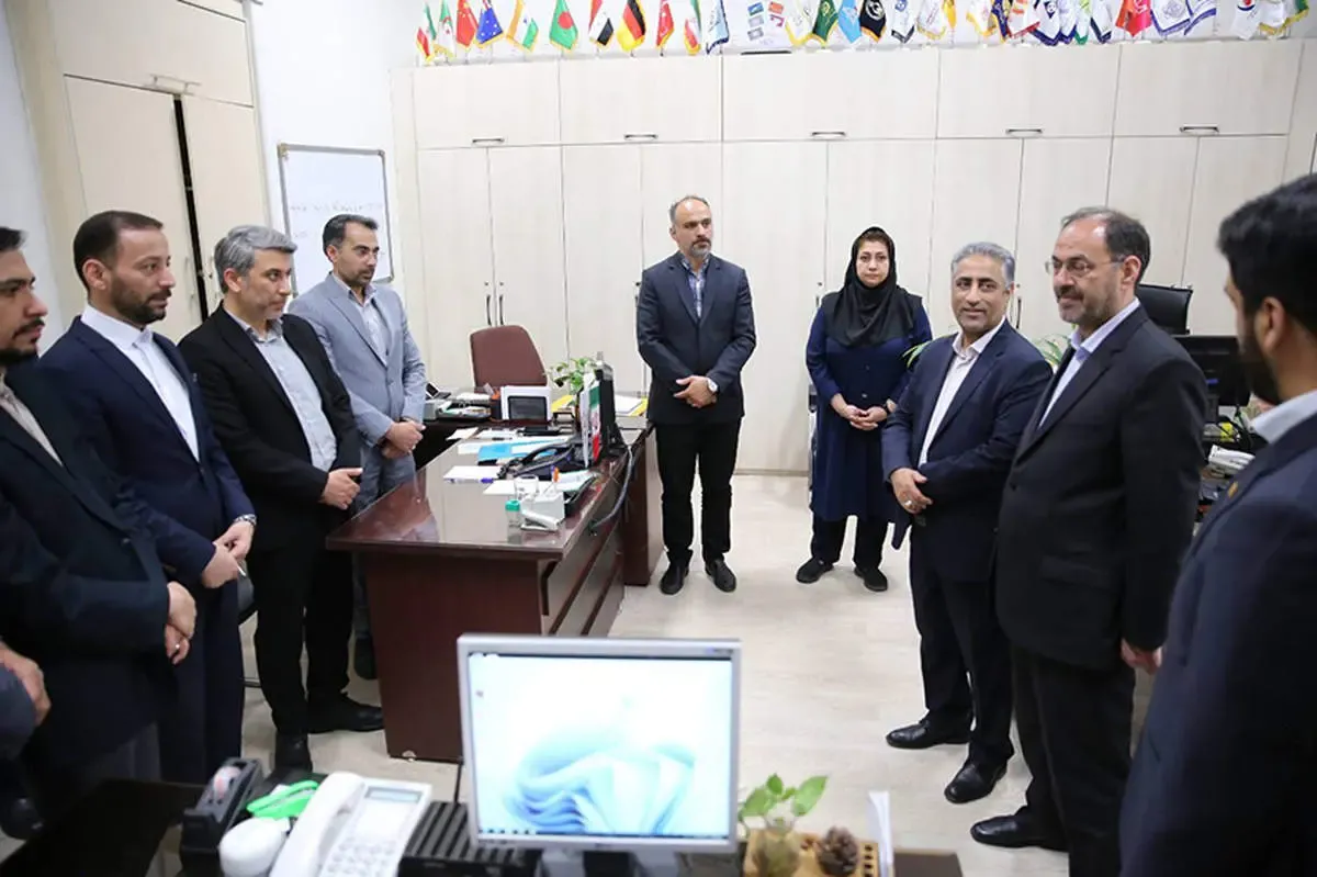بازدید عضو هیات مدیره و معاون منابع انسانی از اداره کل روابط عمومی بانک ملی ایران