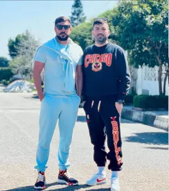 عکس/ جدیدترین تصویر از پسر علی پروین با یک پرسپولیسی سابق