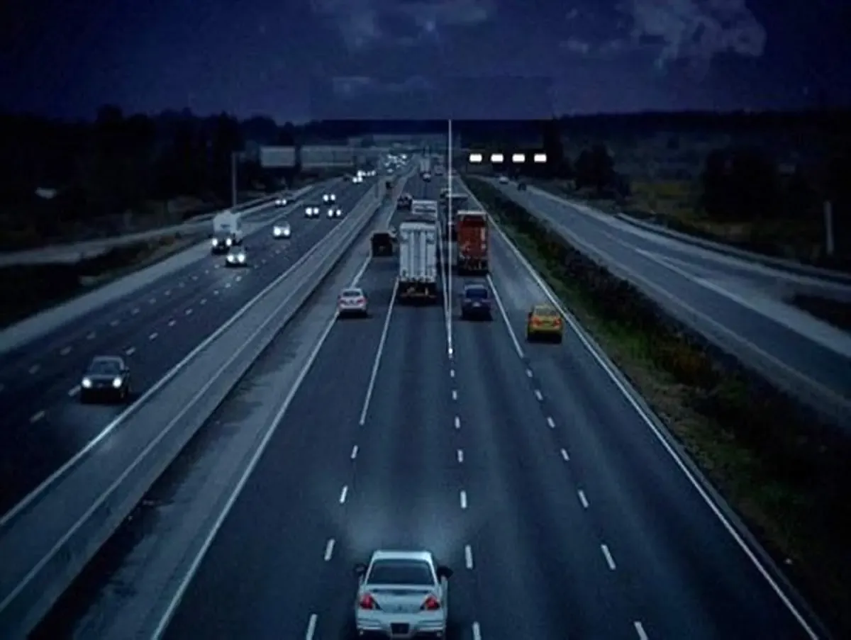 ببینید | صرفه‌جویی عجیب برق در اتوبان همت