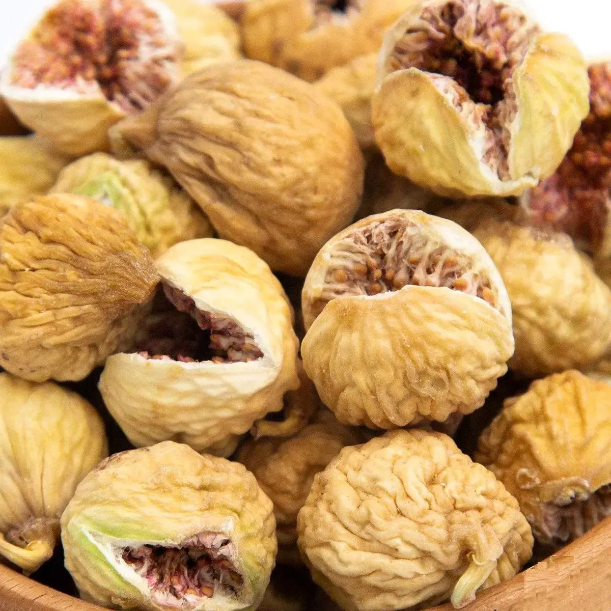 این میوه خشک برای سلامت قلب و کاهش وزن بسیار مفید است