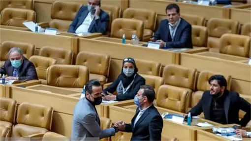 شباهت رای فوتبالی‌ها به علی کریمی با سکانس معروف سریال «نون خ»