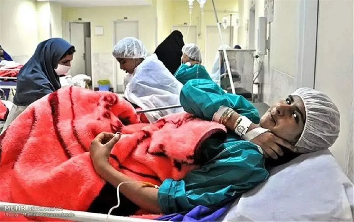 مسمومیت ۴۱ دانش آموز در زاهدان و انتقال آنها به مراکز درمانی