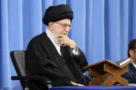 ایران با عمل به قرآن مقابل امریکا ایستاده و پیشرفت کرده است