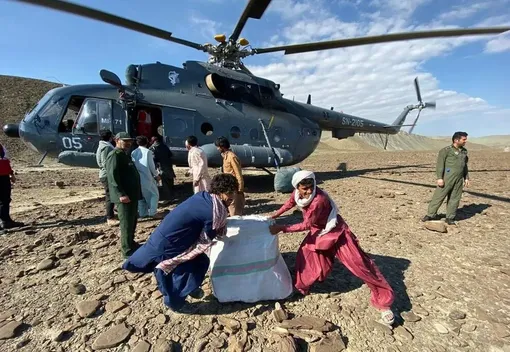 امداد رسانی به روستاهای سیل زده شهرستان جاسک/عکس:مرتضی آخوندی