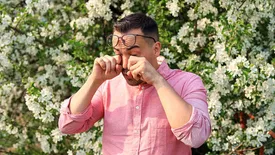 چرا گرده‌های بادبر آلرژی را تشدید می‌کنند؟