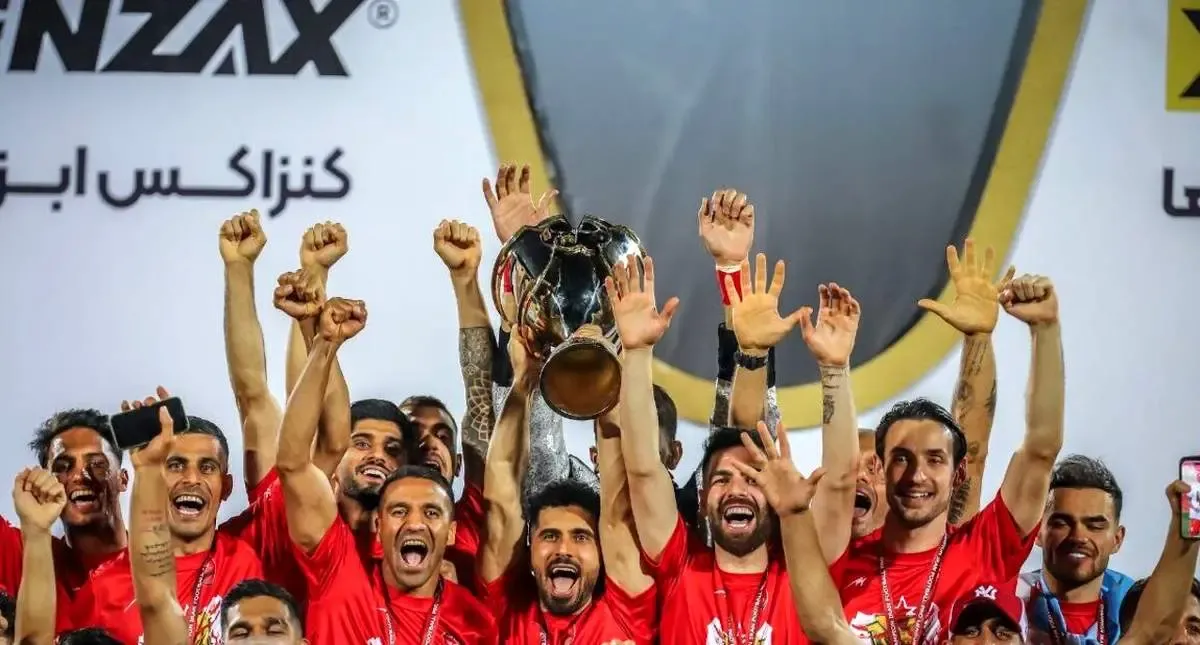 رقص بازیکنان پرسپولیس در اتوبوس/ بیرانوند مجلس را دست گرفت!/فیلم