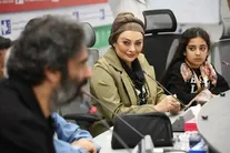 بلبل زبانی سوفیا دختر یکتا ناصر و منوچهر هادی در یک نشست خبری/ فیلم