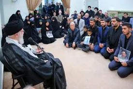 رهبر انقلاب: تشییع باشکوه شهدا نشان داد که ملت ایران زنده است