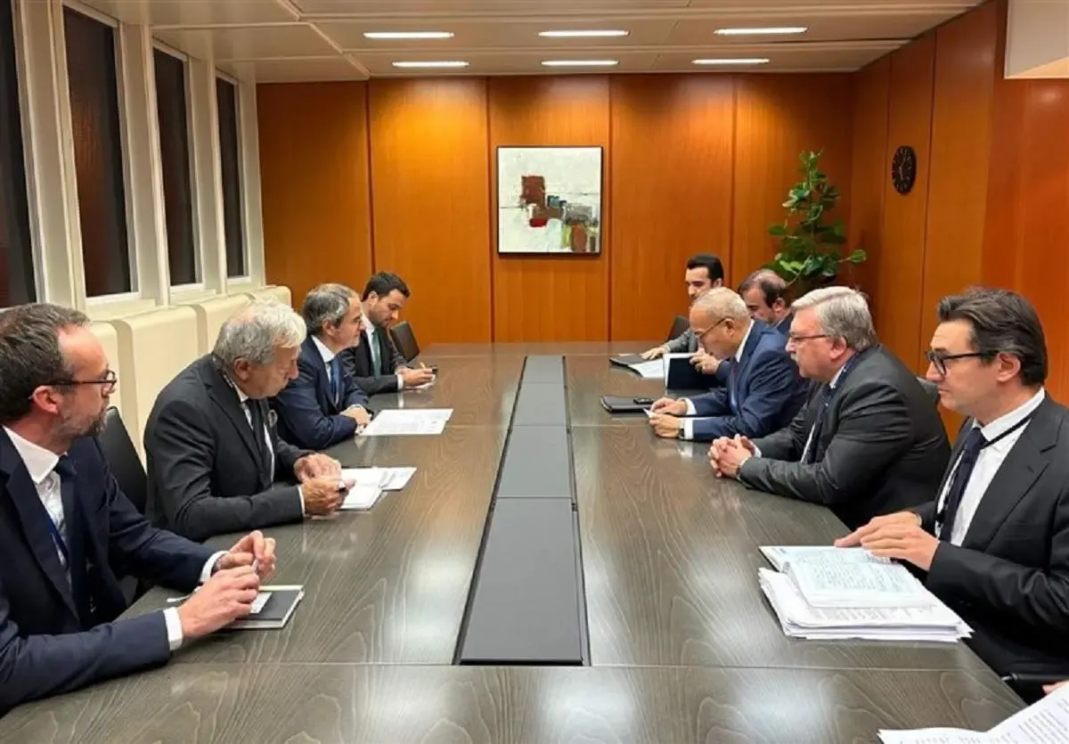 میخائیل اولیانوف: ایران، روسیه و چین بازیگران اصلی برنامه هسته‌ای ایران هستند