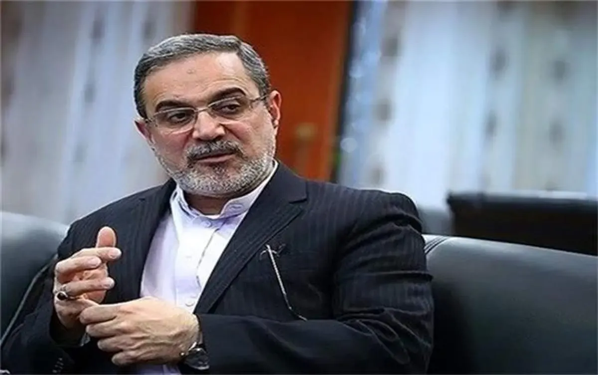 بخشنامه و اجبار وزیر برای اجرای سرود سلام فرمانده در مدارس/  ادامه مسمومیت دانش‌آموزان برای جمهوری اسلامی زشت است