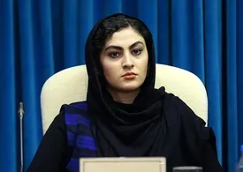 خانم بازیگر مجری سال تحویل تلویزیون شد