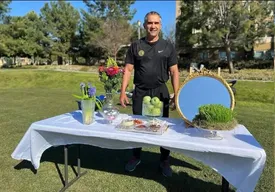 عابدزاده پای سفره هفت سین در آمریکا