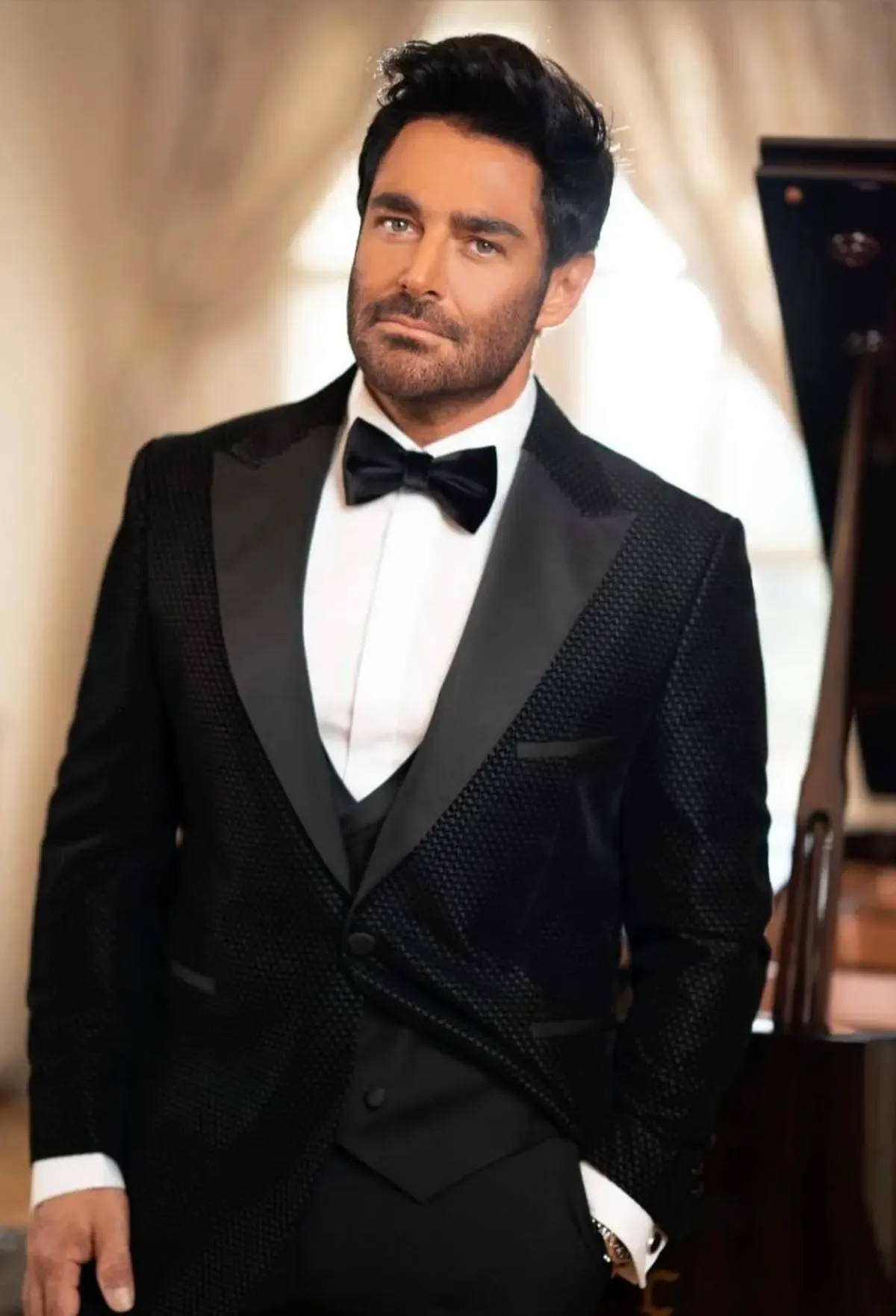 قاب عجیب رضا گلزار برای شب یلدا سوژه مجازی شد/عکس