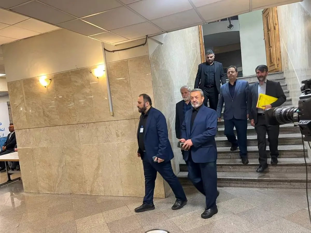 وزیر احمدی نژاد کاندیدای ریاست جمهوری شد