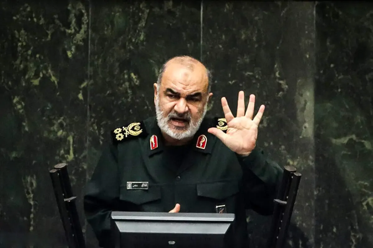 سردار سلامی: بانوانی که تحت تاثیر تبلیغات دشمن هستند، چشم‌شان به حقیقت باز خواهد شد