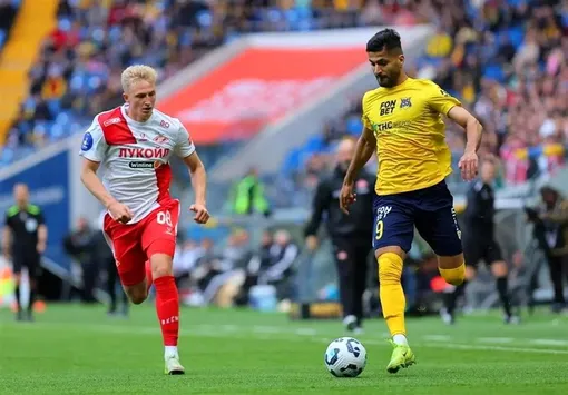 لیگ برتر؛ اسامی داوران بازی‌های حساس آخر هفته مشخص شد