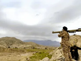 امام جمعه اهواز دنبال شکار هواگردهای دشمن/ عکس