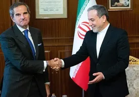 گروسی: با تهران همکاری می کنیم