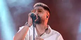 رفتار عجیب زانیار خسروی در کنسرتش