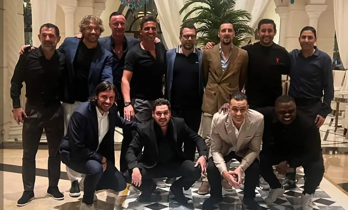 دیدار وحید هاشمیان با اسطوره‌های فوتبال/ عکس