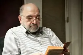 واکنش عبدالکریم سروش نسبت به هتک حرمت قرآن توسط علی کریمی/ عکس