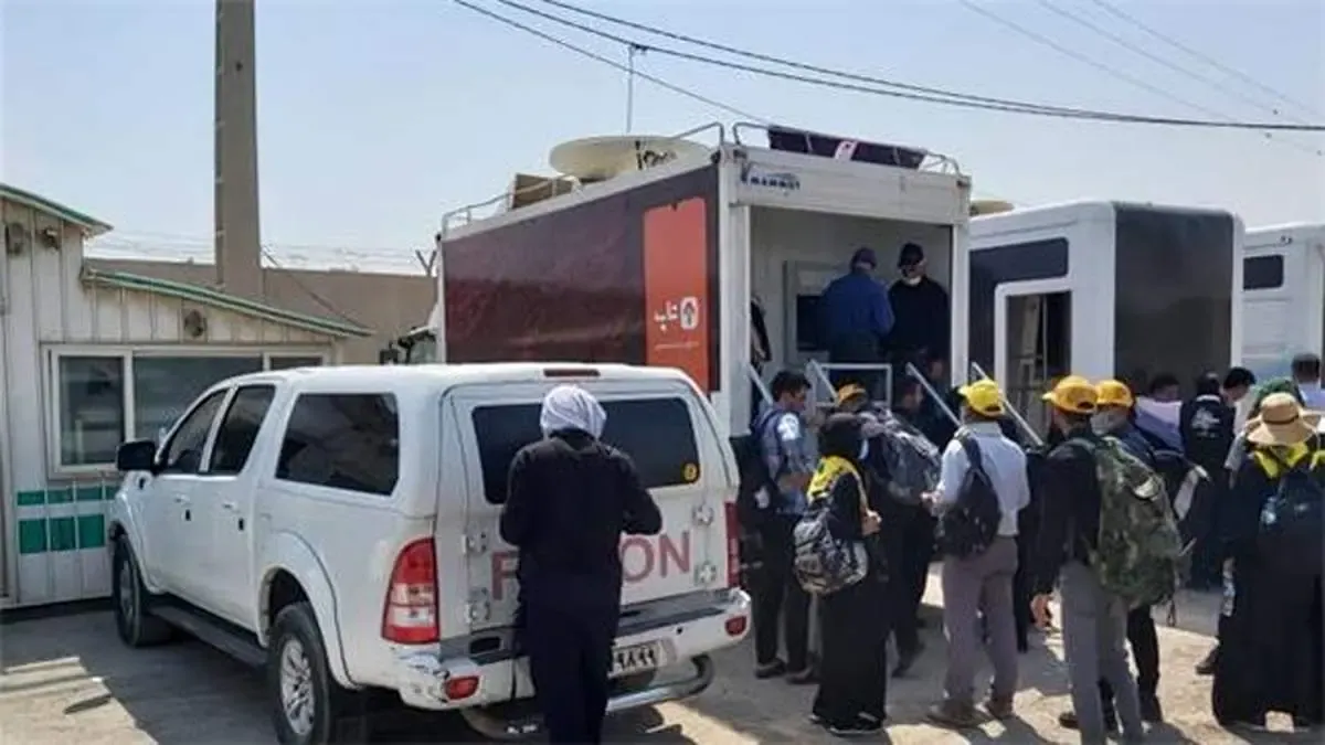 استقبال زائران اربعین از خدمات خودپردازهای بانک پارسیان