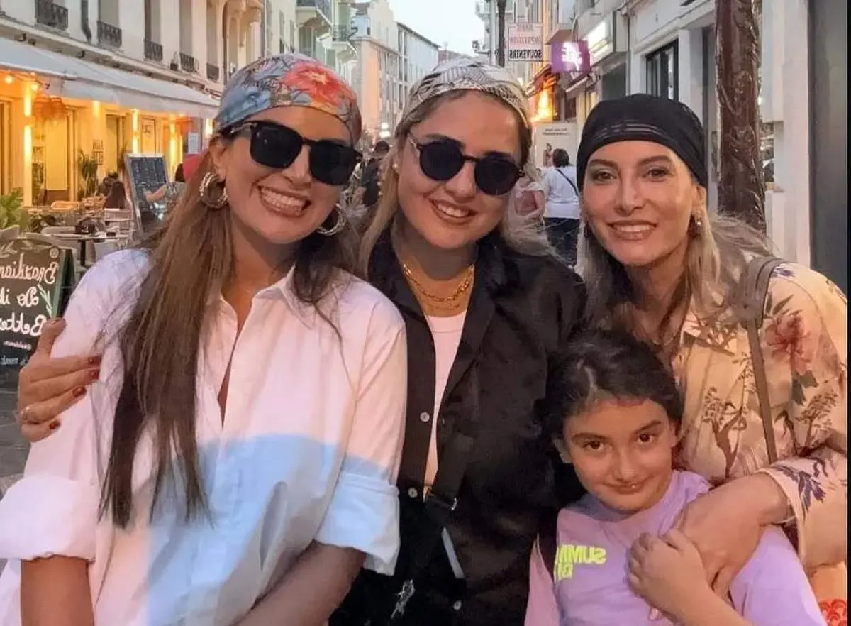 نرگس محمدی و فریبا نادری در سواحل فرانسه/ عکس