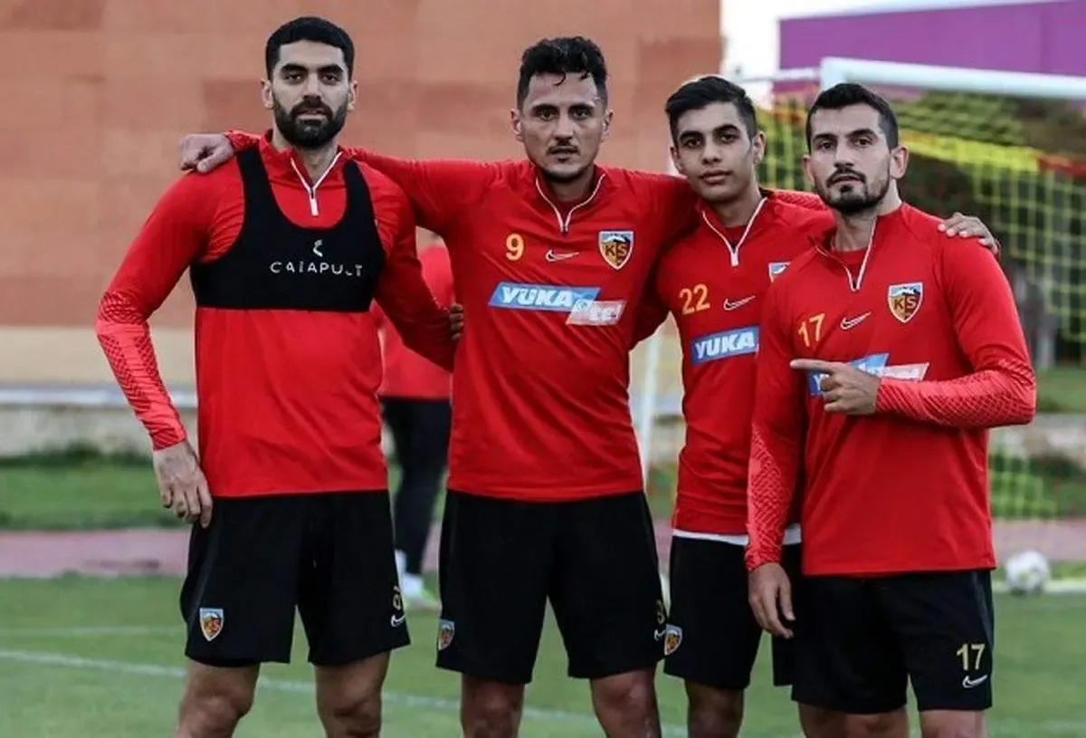 علی کریمی خط خورد