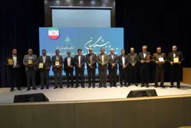 از صادرکنندگان برتر منطقه آزاد ارس تجلیل شد / افزایش تولید و صادرات، راهبرد اصلی ارس